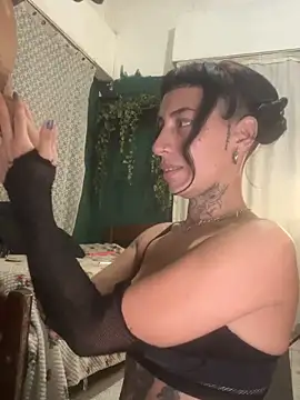 luckydick333 online show from April 25, 2026, 4:48 am