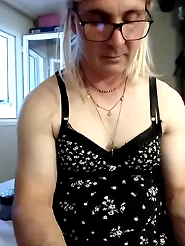 Snapshot of stephie83 chatting on June 10, 2026, 3:35 pm stephie83 online show from June 10, 2026, 3:35 pm