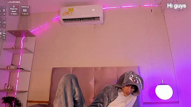 Cheys Mast online show from April 23, 2026, 6:53 pm