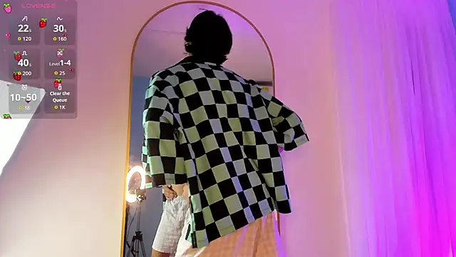 Cheys Mast online show from April 20, 2026, 7:04 pm