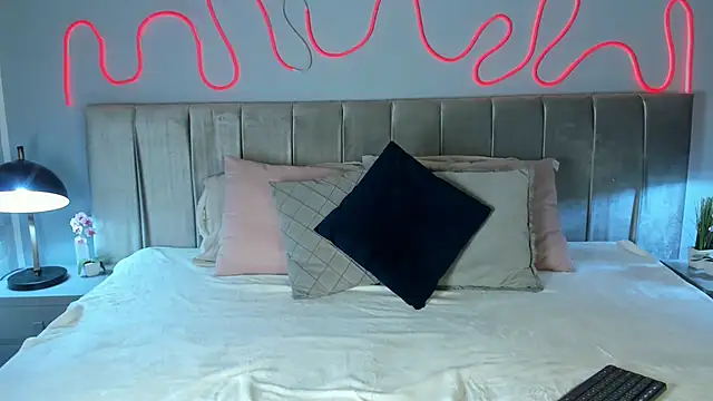 im Valskin online show from May 1, 2026, 12:32 pm