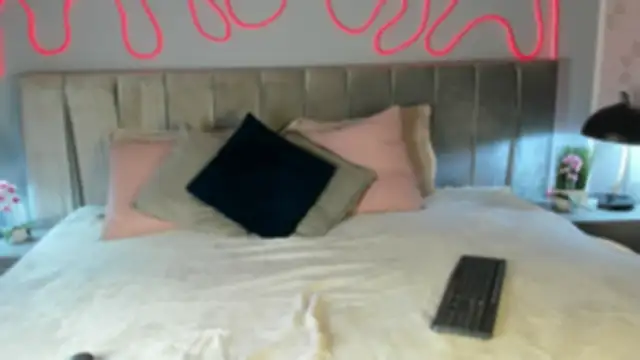 im Valskin online show from May 18, 2026, 12:21 pm