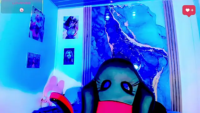 blonde queen- online show from April 29, 2026, 7:53 pm