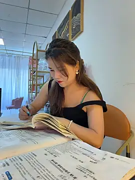 Xiaoxiao-y online show from May 7, 2026, 8:07 am