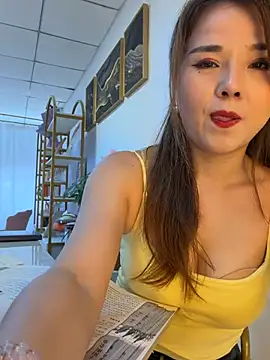 Xiaoxiao-y online show from June 4, 2026, 5:23 am
