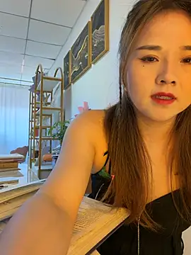 Xiaoxiao-y online show from May 28, 2026, 8:00 am