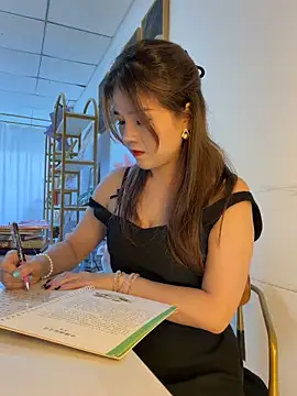 Xiaoxiao-y online show from May 22, 2026, 7:50 am
