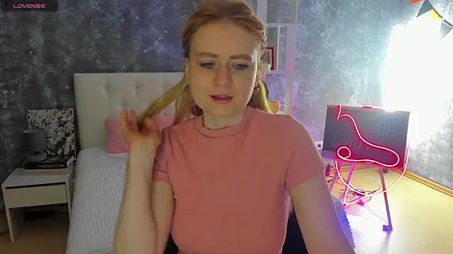 Shiny Liss online show from May 5, 2026, 1:41 am