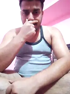 Decentlover67 online show from May 24, 2026, 4:51 pm