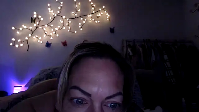 Snapshot of SweetChaosX chatting on March 29, 2026, 2:30 pm SweetChaosX online show from March 29, 2026, 2:30 pm