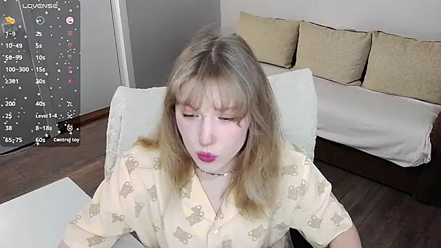 HeyHoneyHru online show from March 22, 2026, 8:10 pm