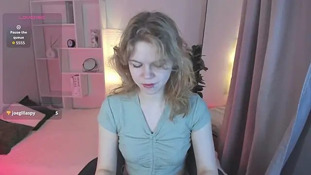 ElizabethVane online show from April 25, 2026, 5:43 am