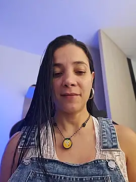 miaeyex online show from April 29, 2026, 11:58 am