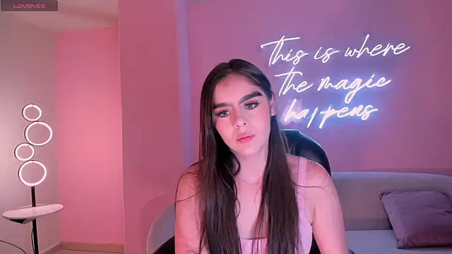AntonellaDimeo online show from June 25, 2026, 4:32 am