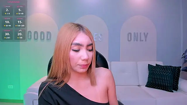 AlessiaMilanoX online show from April 23, 2026, 4:30 am