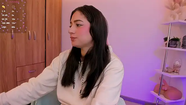 KittyFeet1 online show from July 27, 2026, 9:33 pm