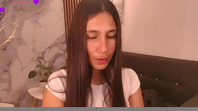 LucyBecker online show from April 19, 2026, 10:12 pm