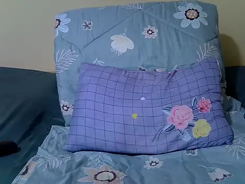 Darkchocolatequeen online show from June 15, 2026, 11:10 am
