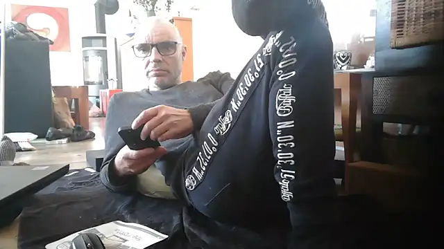 Thomate24 online show from March 18, 2026, 1:24 pm