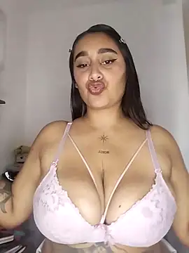 Mia skyy18 online show from May 4, 2026, 10:12 pm