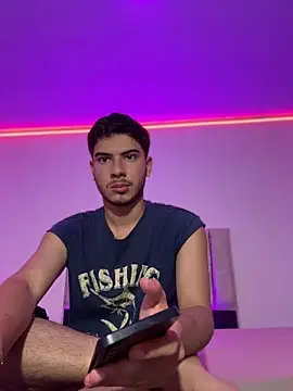 Snapshot of ApoloGray__ chatting on April 10, 2026, 7:54 pm ApoloGray online show from April 10, 2026, 7:54 pm