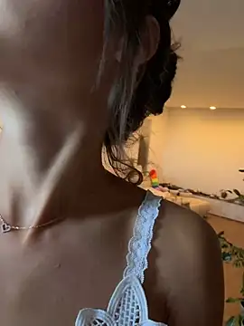xsugarbabe online show from July 4, 2026, 5:50 pm