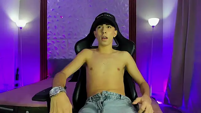 Snapshot of Michaell_twinkk_ chatting on March 15, 2026, 4:41 am Michaell twinkk online show from March 15, 2026, 4:41 am