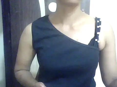 Snapshot of Sonam1186 chatting on May 13, 2026, 1:29 pm Sonam1186 online show from May 13, 2026, 1:29 pm