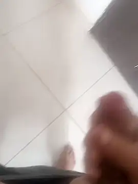 pololoco333777 online show from April 10, 2026, 5:31 pm