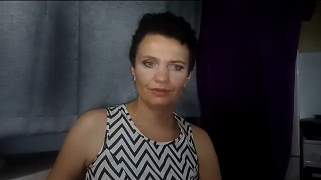 HotMamaQueen234 online show from August 4, 2026, 8:24 pm