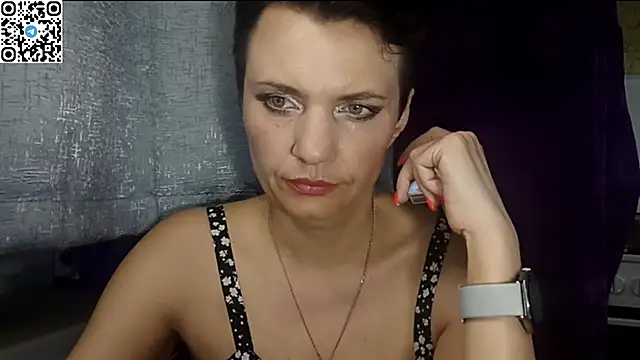 HotMamaQueen234 online show from May 20, 2026, 9:23 pm