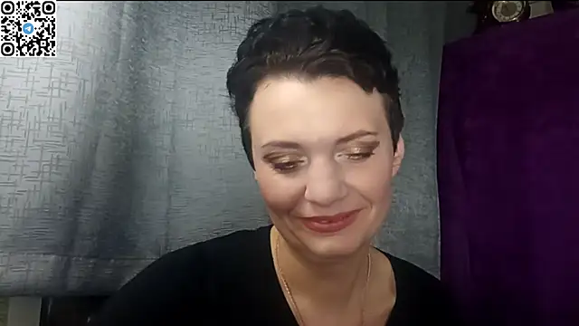 HotMamaQueen234 online show from May 1, 2026, 7:41 pm