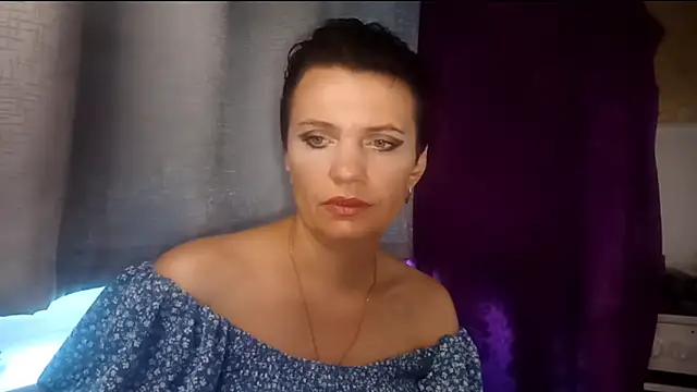 HotMamaQueen234 online show from August 5, 2026, 10:20 am