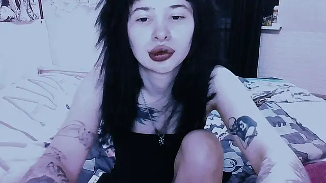 AllisonDeetz online show from June 19, 2026, 6:25 pm