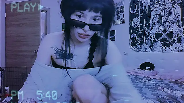 AllisonDeetz online show from August 3, 2026, 6:47 pm