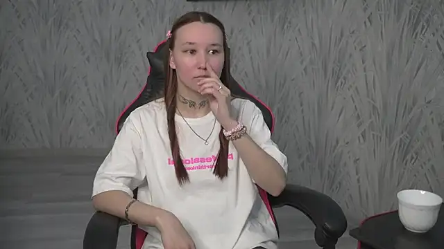 Snapshot of PiaDeninno chatting on March 17, 2026, 4:59 am PiaDeninno online show from March 17, 2026, 4:59 am