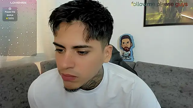 sweetlatinoboy online show from June 20, 2026, 12:21 pm