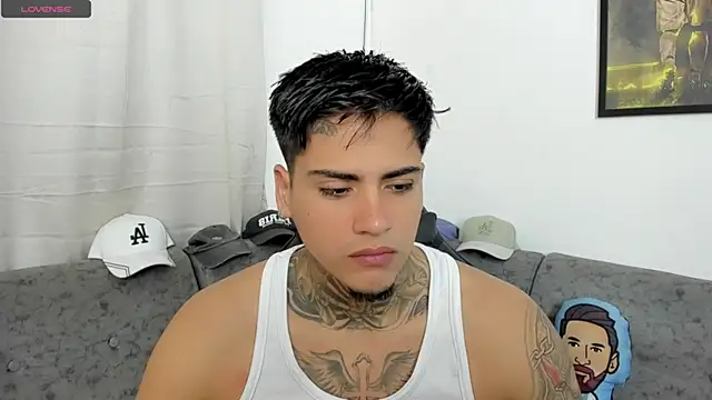 sweetlatinoboy online show from July 7, 2026, 9:46 am