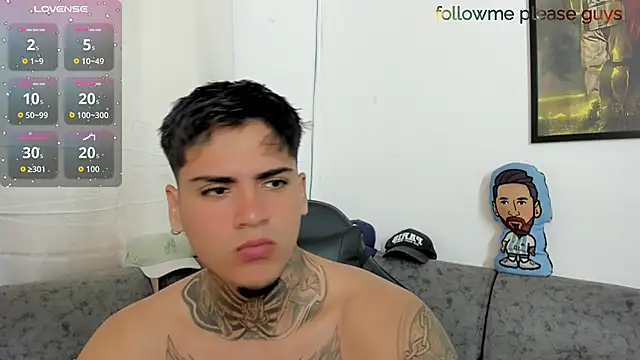 Snapshot of sweetlatinoboy chatting on June 16, 2026, 12:05 pm sweetlatinoboy online show from June 16, 2026, 12:05 pm