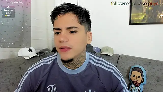 sweetlatinoboy online show from July 5, 2026, 9:27 am