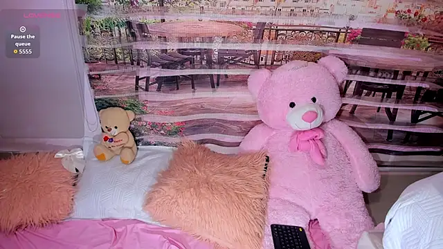 little doll18  online show from June 17, 2026, 9:03 pm