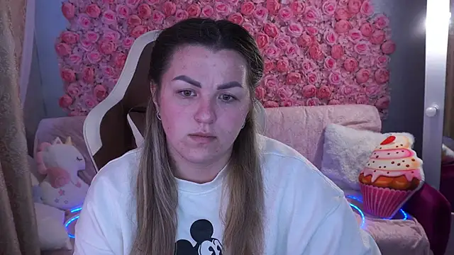 AlissyaGrayy online show from May 28, 2026, 5:37 am