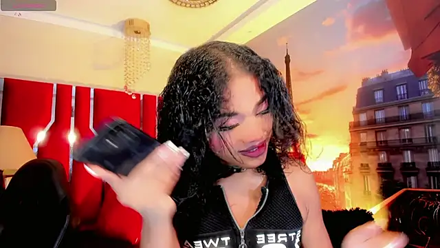 Snapshot of Paola_Delfino chatting on June 17, 2026, 11:31 am Paola Delfino online show from June 17, 2026, 11:31 am
