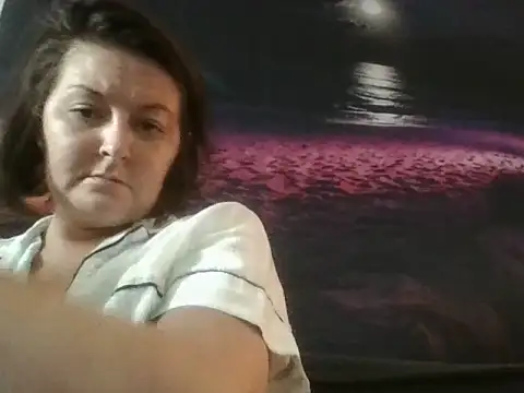 tinyassbossymilf online show from July 17, 2026, 5:54 pm