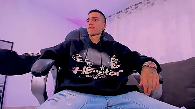 Snapshot of Ethann_Boy chatting on March 28, 2026, 7:59 pm Ethann Boy online show from March 28, 2026, 7:59 pm