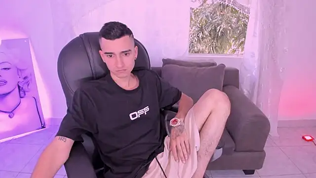 Snapshot of Ethann_Boy chatting on March 21, 2026, 8:57 pm Ethann Boy online show from March 21, 2026, 8:57 pm