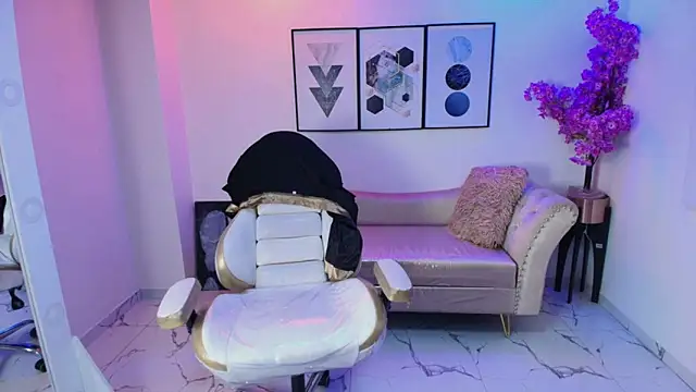 Snapshot of Kitty__meow chatting on May 10, 2026, 12:20 pm Kitty meow online show from May 10, 2026, 12:20 pm