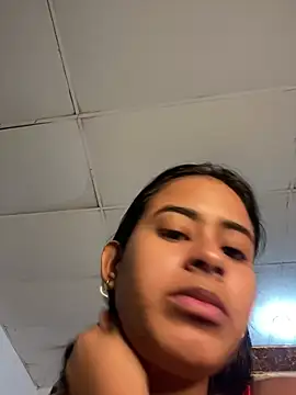 lucirganaxxx online show from May 8, 2026, 3:43 am