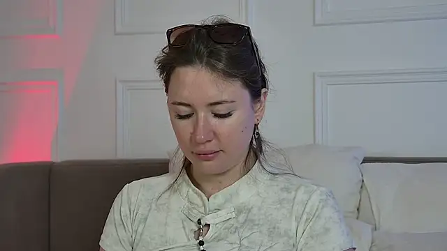 Snapshot of MeganStrane chatting on May 5, 2026, 6:27 am MeganStrane online show from May 5, 2026, 6:27 am