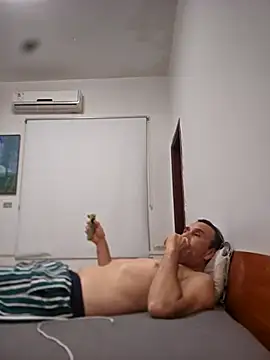 Snapshot of mcyboy chatting on March 19, 2026, 10:54 pm mcyboy online show from March 19, 2026, 10:54 pm